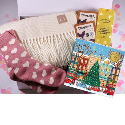 Comfort Gift Box – Blanket, Jigsaw, Socks & Biscuit Care Package